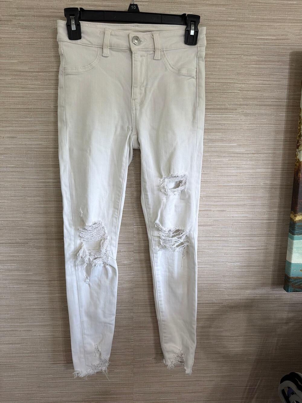 American Eagle Hi-Rise Jegging white size 0 short distressed